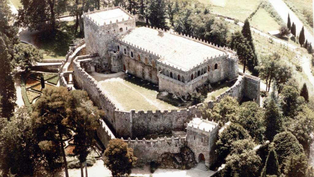 Vista aérea do castelo de Soutomaior. (Foto: Biblioteca da Deputación de Pontevedra)