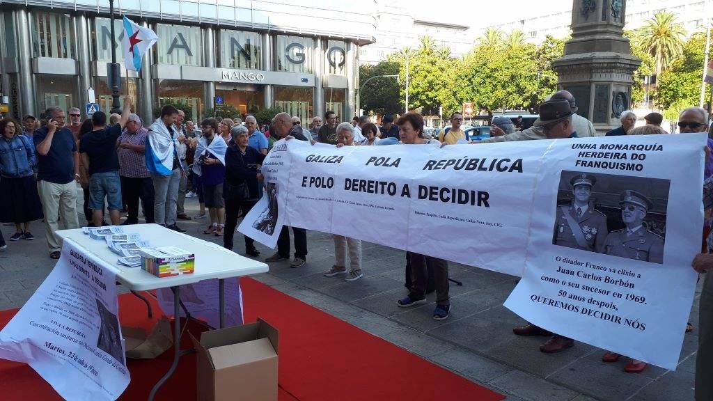 Concentración na Coruña de Galiza pola República e polo dereito a decidir en 2019 no 50 aniversario da designación do Borbón Juan Carlos. (Foto: Nós Diario).